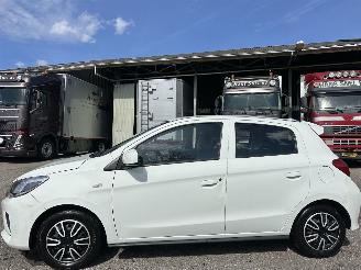 Voiture accidenté Mitsubishi Space-star 1.0i 71pk Cool+ 5drs - nap - airco - elektr pakket - licht + regensensor - facelift - 4x nieuwe banden 2020/11