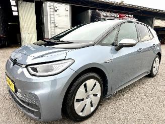 Volkswagen ID.3 Pro 58kWh 145pk aut - 26dkm nap - navi - camera - massage l+r - keyless - front + line assist - pdc v+a picture 2