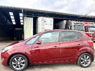 krockskadad bil auto Hyundai Ix20 1.6i 125pk automaat Premium - nap - pano - 2015/8