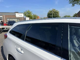 Toyota Auris Touring Sports Gereserveerd 1.8 Hybrid 123pk aut Lease pro - pano - nap - front + line + park assist - keyless entry + start - stoelverw picture 98