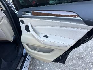 BMW X6 xDrive50i 4.4 TwinTurbo 408pk 8-traps aut + f1 Exe - facelift - hud - 22 inch - softclose - stuurverw - keyless picture 42