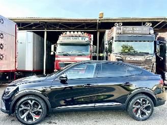 Damaged car Renault Arkana 1.6 E-Tech Hybrid 145 R.S. Line 2021/9