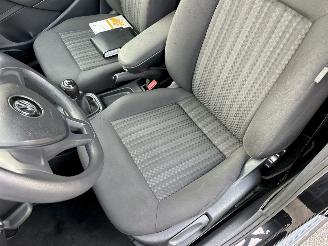 Volkswagen Polo 1.4 TDI 75pk BlueMotion 5drs - navi - clima - cruise - facelift - bleutooth - pdc v+a - front assist - privacy glass picture 36