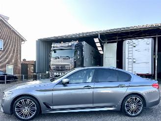 Damaged car BMW 5-serie 540i 340pk 8-traps aut High Exe M-Sport 2017/4