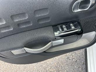 Citroën C3 1.2 PureTech 82pk ELLE - nap - navi - pdc - line assist - lmv - carplay - clima - cruise - grijs dak picture 51