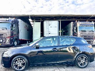 Vaurioauto  passenger cars Lexus Ct 200h Business Line 2015/11