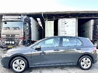 Schadeauto Volkswagen Golf 1.0 TSI 110pk 6-bak Life Edition 5drs - nap - virtual - carplay - front + line assist - sfeerverl - pdc v+a 2021/3