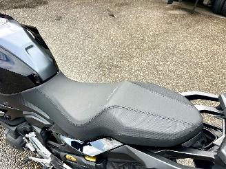BMW F 900 R XR Triple Black 105pk - 2025 - 8885km - verwarmde handvatten - keyless - alarm - brembo -hoogte verstelling veer picture 52