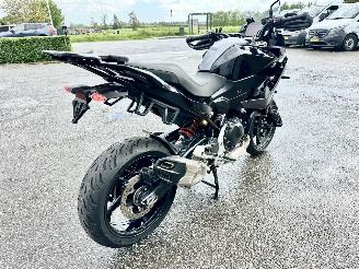 BMW F 900 R XR Triple Black 105pk - 2025 - 8885km - verwarmde handvatten - keyless - alarm - brembo -hoogte verstelling veer picture 4