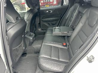 Volvo V-60 2.0 B3 Hybrid 8-traps aut Momentum - 49dkm nap - navi - camera - leer - stoel + stuurverw - CarPlay picture 24