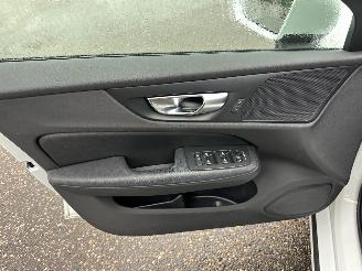 Volvo V-60 2.0 B3 Hybrid 8-traps aut Momentum - 49dkm nap - navi - camera - leer - stoel + stuurverw - CarPlay picture 53