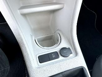Volkswagen Up! 1.0i 65pk beats 5drs - nap - line assist - clima - cruise - pdc - privacy glass - subwoofer - licht + regensens picture 33