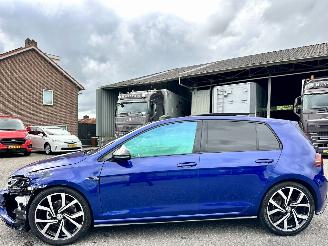 Schadeauto Volkswagen Golf 1.5 TSI is 150pk aut + f1 R-Line 5drs - pano - virtual - 19 inch - keyless - front + line assist - carplay - kameleon tint 2018/5