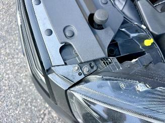 Ford Kuga 1.5 EcoB Turbo 150pk 6-bak ST-Line - nap - navi - xenon - park assist - leer + alcantara - zwarte hemel - keyless picture 92