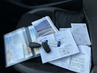 Ford Kuga 1.5 EcoB Turbo 150pk 6-bak ST-Line - nap - navi - xenon - park assist - leer + alcantara - zwarte hemel - keyless picture 25