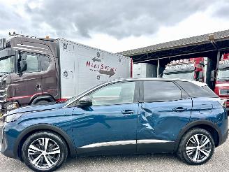 skadebil auto Peugeot 3008 1.6 HYbrid 225pk aut + f1 Allure Pack Bus - nap - nav - camera - keyless entry + start  - line + side assist 2022/5