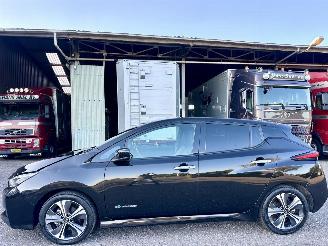Schadeauto Nissan Leaf 40kWh 150pk aut Tekna - nap - bose - 360cam - keyless - front + line + side assist - stoelverw v+a - stuurverw 2019/3