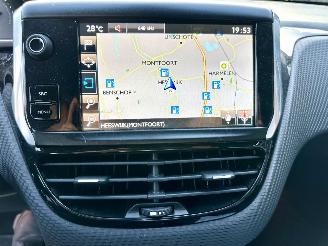 Peugeot 2008 1.2 PureTech 82pk aut + f1 Allure - 33dkm nap - 1e eig - navi - pdc v+a - lmv - clima + cruise contr picture 20