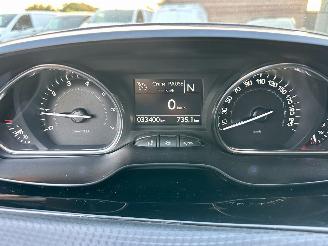 Peugeot 2008 1.2 PureTech 82pk aut + f1 Allure - 33dkm nap - 1e eig - navi - pdc v+a - lmv - clima + cruise contr picture 17