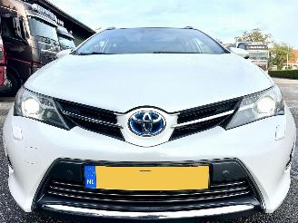 Toyota Auris Touring Sports 1.8 Hybrid aut 123pk L.Pro Exe - nap - pano - xenon - navi - camera - keyless - bearlock - pdc v+a picture 3