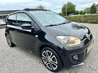 Volkswagen Up! gereserveerd 1.0 60pk High Up! Bluem. 5drs - nap - pano  - leer - stoelverw - airco - cruise - pdc - privacy glass picture 3