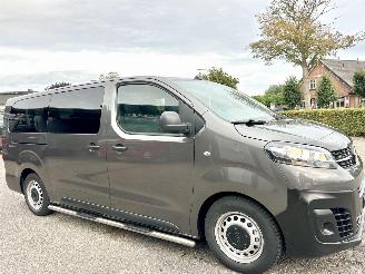 Opel Vivaro E Combi 75kWh 136pk aut 9-Pers lang - nap - pano - 1e eig - leer - airco - cruise - pdc - privacy glass picture 3