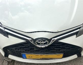 Toyota Yaris 1.3 VVT-i 99pk aut + f1 Dynamic - 48dkm nap - 1e eig - navi - cam - pdc v+a - airco - cruise - parelmoer picture 12