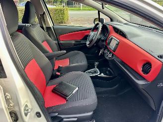 Toyota Yaris 1.3 VVT-i 99pk aut + f1 Dynamic - 48dkm nap - 1e eig - navi - cam - pdc v+a - airco - cruise - parelmoer picture 49