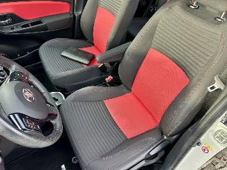 Toyota Yaris 1.3 VVT-i 99pk aut + f1 Dynamic - 48dkm nap - 1e eig - navi - cam - pdc v+a - airco - cruise - parelmoer picture 16