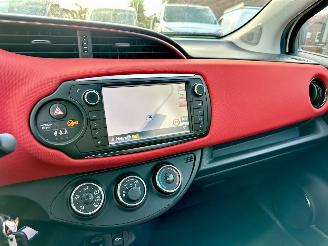 Toyota Yaris 1.3 VVT-i 99pk aut + f1 Dynamic - 48dkm nap - 1e eig - navi - cam - pdc v+a - airco - cruise - parelmoer picture 27