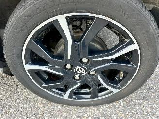 Toyota Yaris 1.3 VVT-i 99pk aut + f1 Dynamic - 48dkm nap - 1e eig - navi - cam - pdc v+a - airco - cruise - parelmoer picture 60