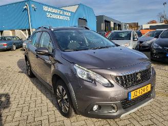 skadebil auto Peugeot 2008 AUTOMAAT  2008 1.2 PureTech Allure 1e eigenaar DE MOOISTE VAN NEDERLAND 2016/7