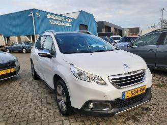 Voiture accidenté Peugeot 2008 AUTOMAAT  1.6 VTi  Allure leer,pann,navi, rijdbaar 2015/4