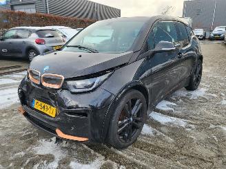 Vaurioauto  passenger cars BMW i3 i3 S 120Ah 42 kWh RoadStyle Edition 1 van 1000 nwprijs € 50000.- 2019/12