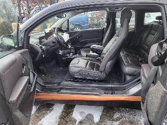 BMW i3 i3 S 120Ah 42 kWh RoadStyle Edition 1 van 1000 nwprijs € 50000.- picture 4