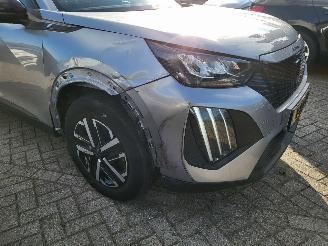 uszkodzony samochody osobowe Peugeot e-2008 e-2008 EV Active 54 kWh Range 406 km rijdbaar nwpr €43000 2023/9