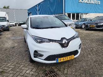 Renault Zoé incl accu INTENSE  51 KW met CCS lader  8000 km GEEN SCHADE technisch probleem picture 18