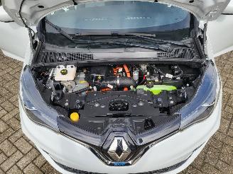 Renault Zoé incl accu INTENSE  51 KW met CCS lader  8000 km GEEN SCHADE technisch probleem picture 20