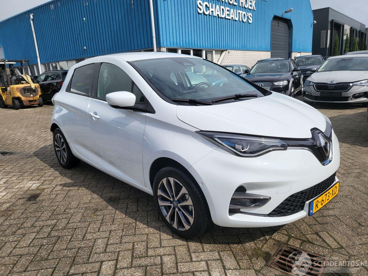 Renault Zoé incl accu INTENSE 51 KW met CCS lader 8000 km GEEN SCHADE technisch probleem