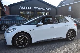 damaged passenger cars Volkswagen ID.3 58Kwh Life Pro 204Pk SOH 91% 3FASE *Navi/Clima/Stoelverwarming 2020/12