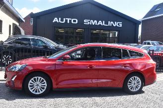 Damaged car Ford Focus 1.0 Ecoboost Titanium X Business 125Pk *Navi/Clima/Camera 2020/9
