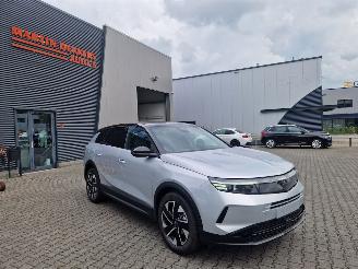 krockskadad bil auto Opel Grandland 1.2 Turbo Hybrid Edition | Techpack 2025/4