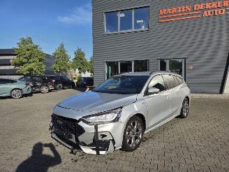 krockskadad bil auto Ford Focus 91KW HYBRIDE / ST-LINE 2023/5
