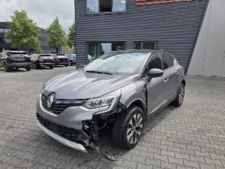 Voiture accidenté Renault Captur TECHNO 67KW / CAMERA / NAVI 2023/4