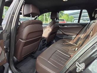 BMW 5-serie 530e Hybride / LEER SPORTINT / HEAD UPP / H&K AUDIO picture 17