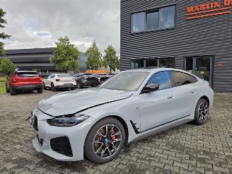 Voiture accidenté BMW i4 M-50 400KW  X-Drive / PANO / HEAD UPP / BROOKLYN GRAU 2023/10
