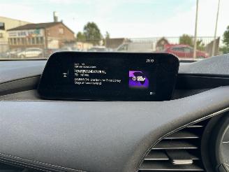 Mazda 3 2.0 SkyActiv-G Luxery | RHD | HUD | CAMERA | ACC picture 18