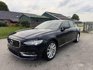 damaged passenger cars Volvo S-90 2.0 T5 INSCRIPTION | BOWERS & WILKENS | TREKHAAK | NL-AUTO | CAMERA 2017/1