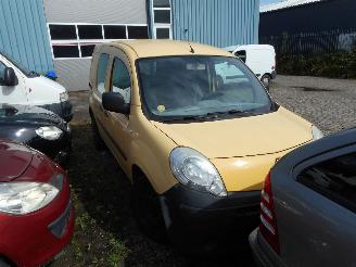 damaged passenger cars Renault Kangoo 1.5dci 2008/12