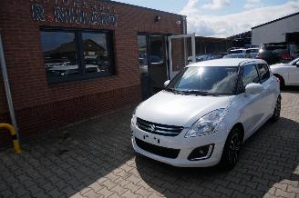 Vaurioauto  passenger cars Suzuki Swift  2017/2